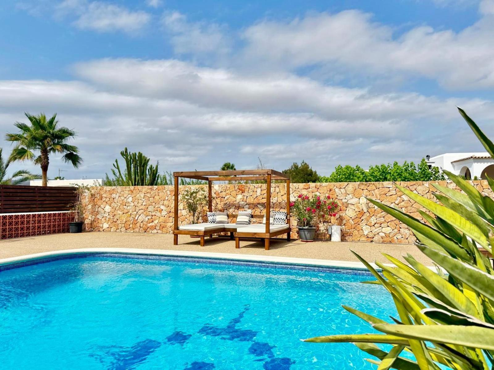 Walk To O Large Pool Bbq * San Antonio (Ibiza)