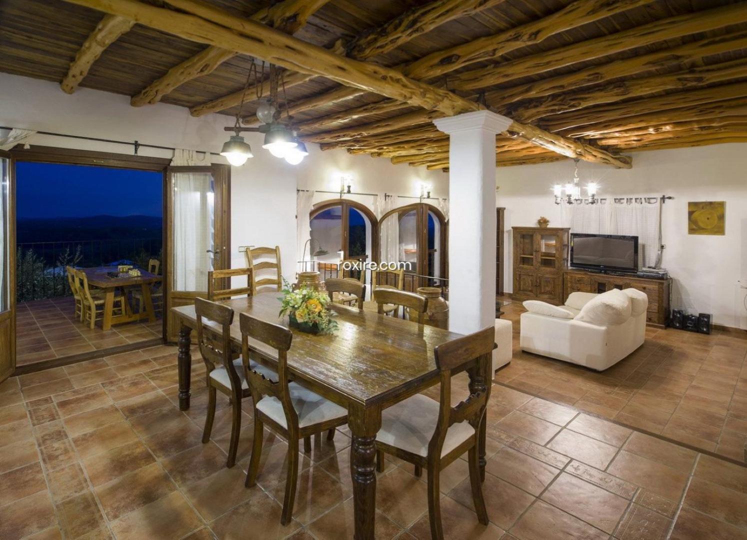 Villa Viila Con 5 Habitaciones Y Piscina