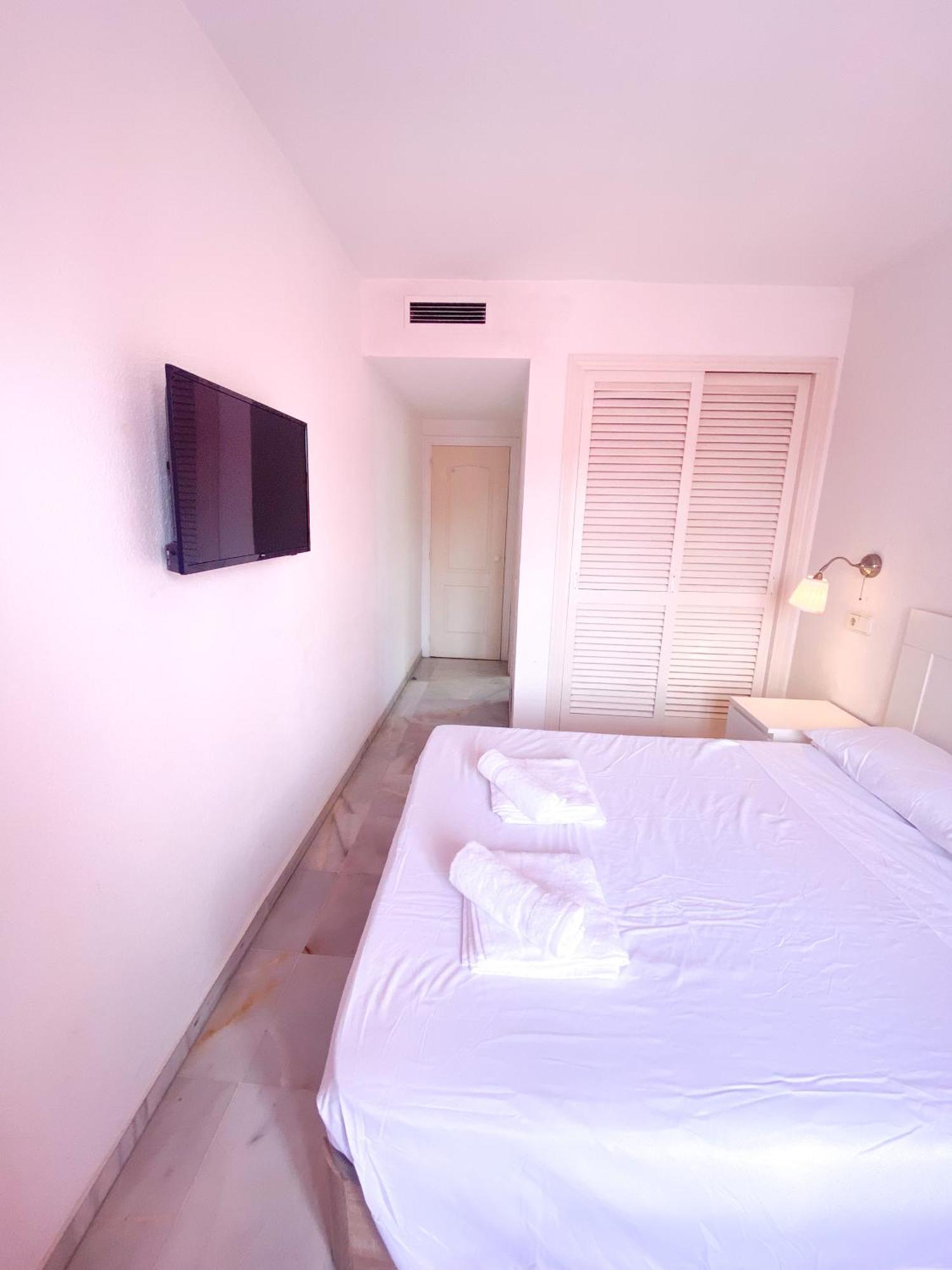 Bed & Breakfast Royal In Marina Botafoch