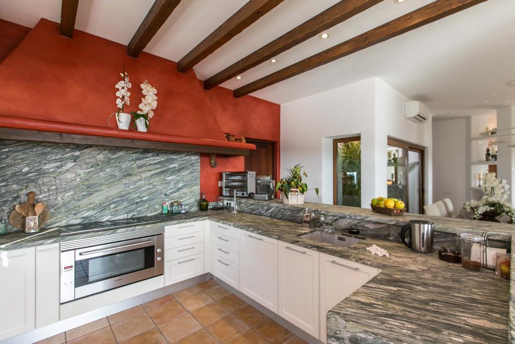 Can Lloses De Dalt Holiday home *