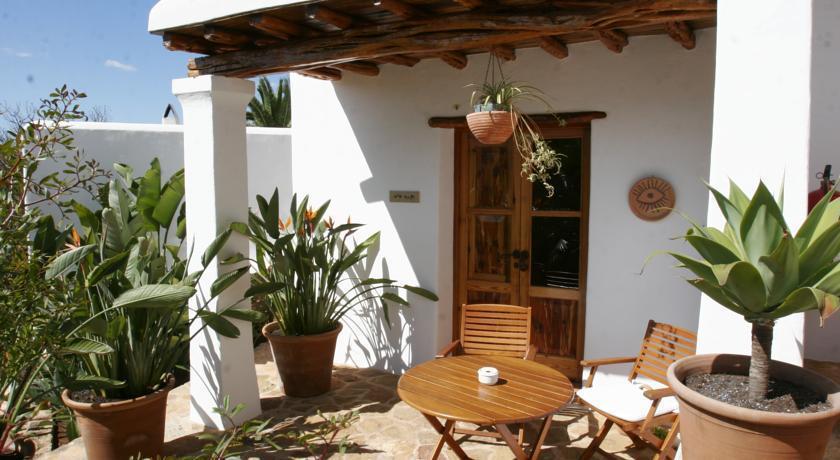 Rural & Curreu Casa de Campo Santa Eulária des Riu