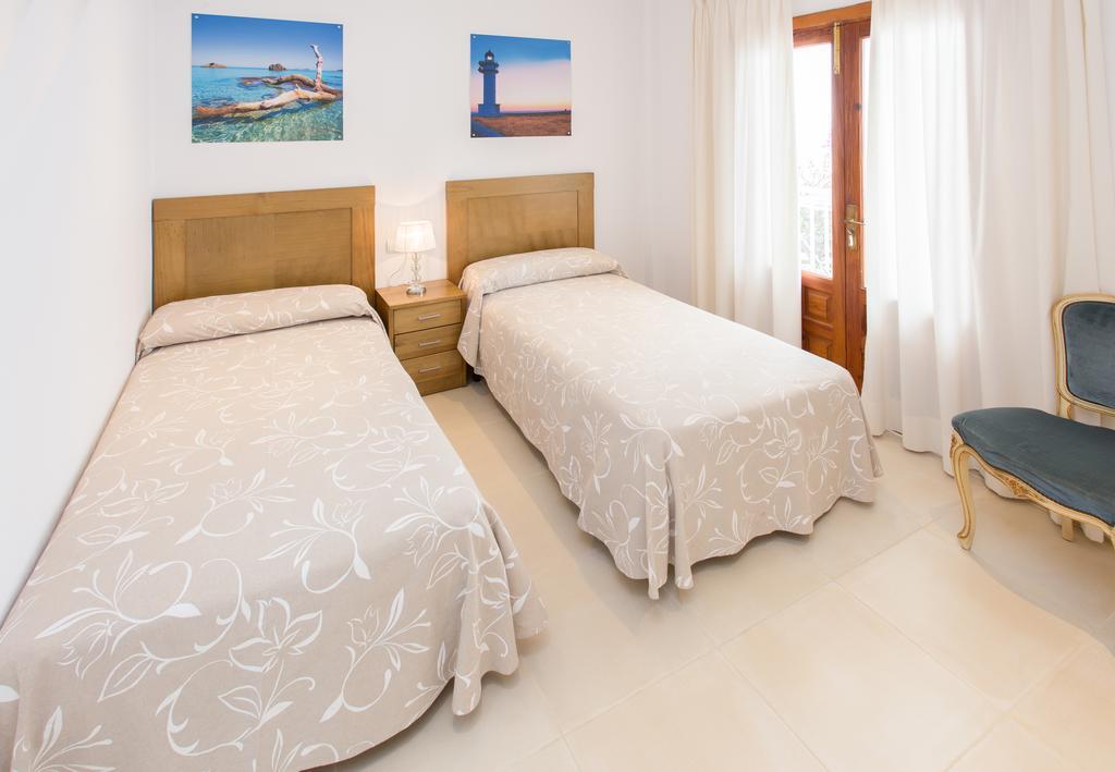 Sofia Es Canar (Ibiza)