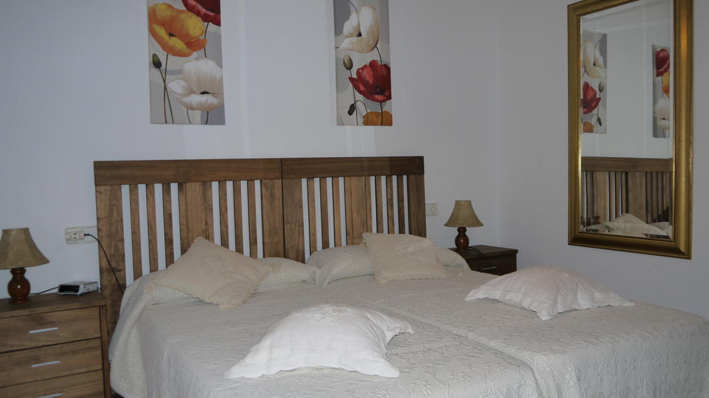 Holiday home Gat Sant Carles de Peralta