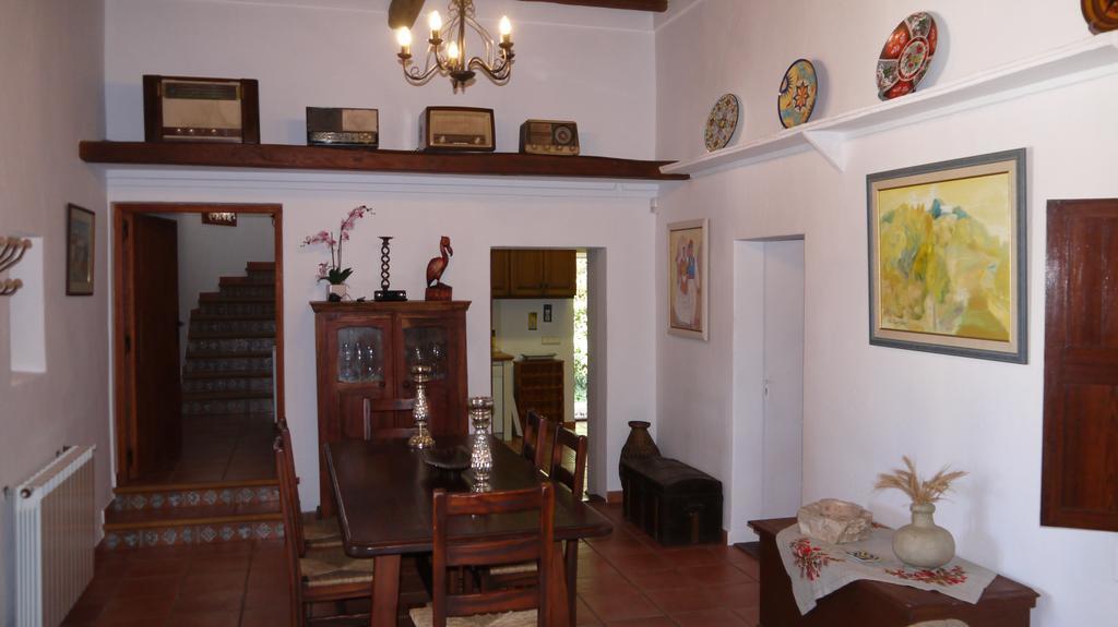Gat Sant Carles de Peralta