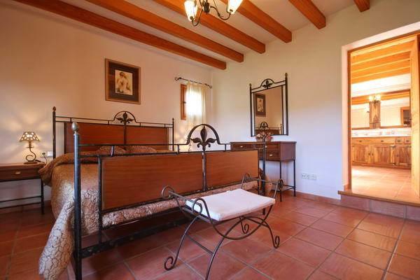 Holiday home Gat Sant Carles de Peralta