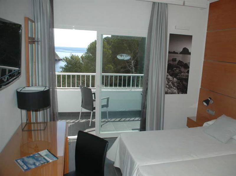 Palladium Cala Llonga - Adults Only Hotel