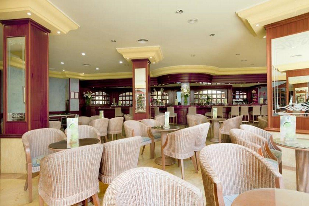 Grupotel Santa Eularia & - Adults Only Hotel Santa Eulária des Riu