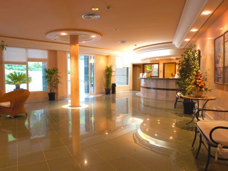 El Pinar Aparthotel Cala Llonga (Ibiza)