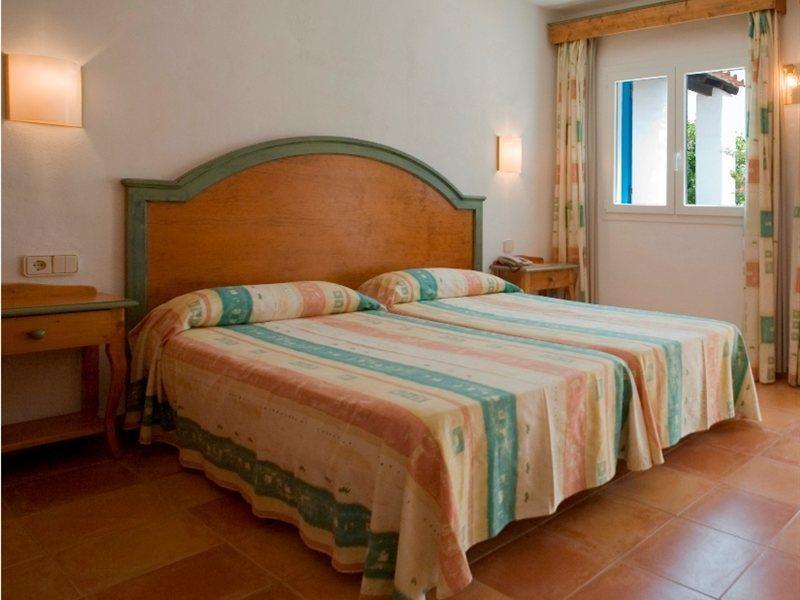 Cala Llenya Ibiza Hotel 4*