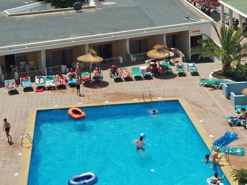 Leonardo Ibiza Santa Eulalia * Es Canar (Ibiza)