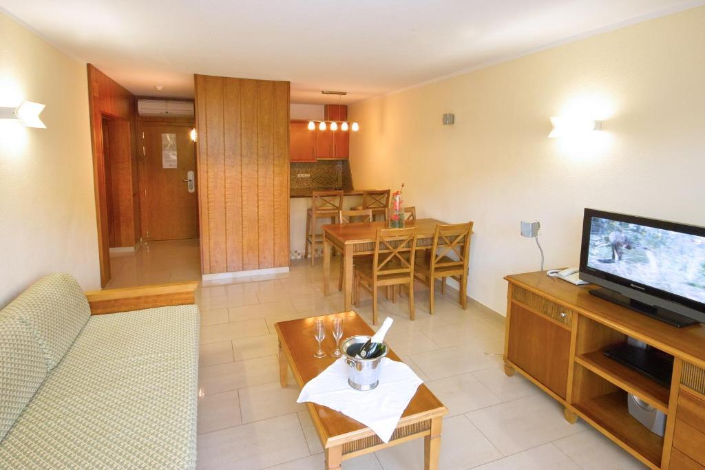 Balansat Aparthotel Port de Sant Miguel