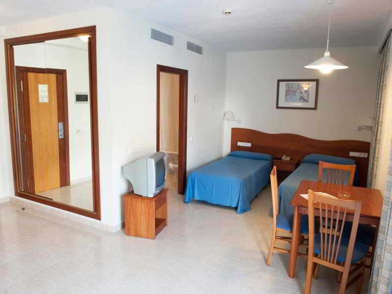 Aparthotel El Pinar 3*