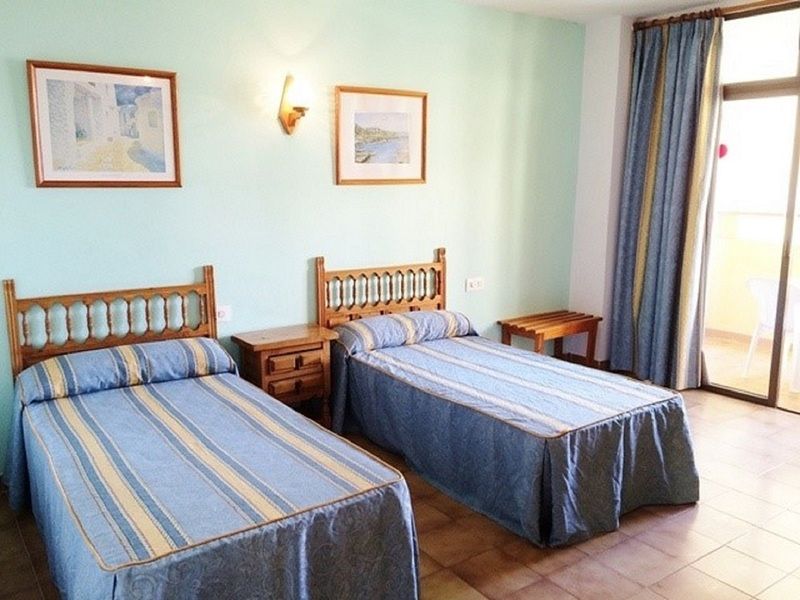 Hostel Amistat Island Hostel Ibiza - Albergue Juvenil San Antonio (Ibiza)