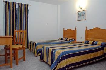 Aparthotel La Perla 2*