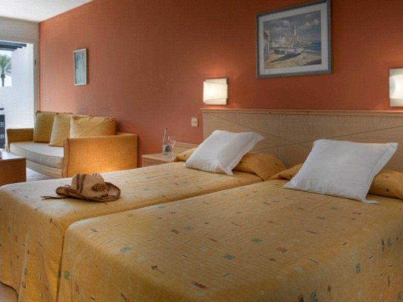 Hotel Fiesta Y Club Don Toni Playa d'en Bossa