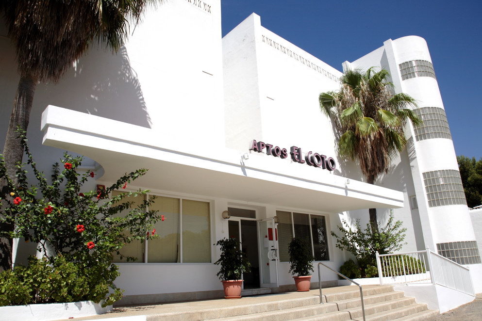 El Coto (adults Only) *