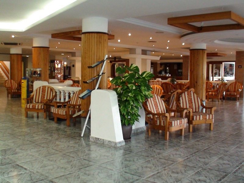 Invisa Es Pla - Adults Only
