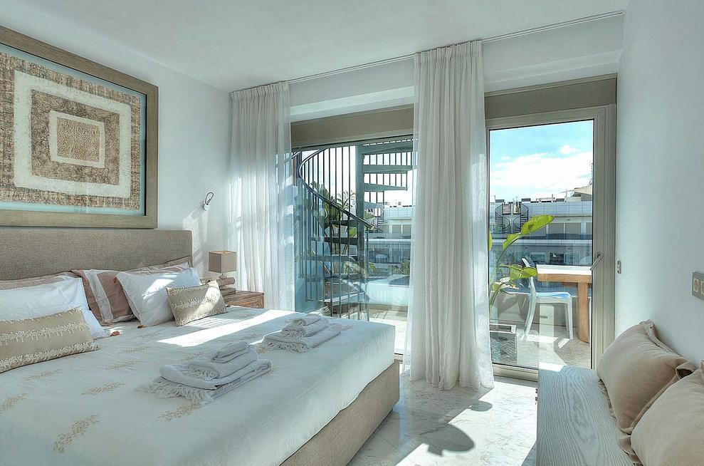Royal Apartment *
