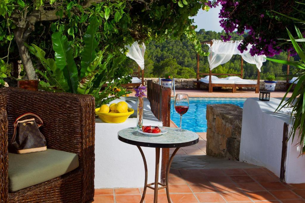 Pere Lifestyle & Cala Llonga (Ibiza)