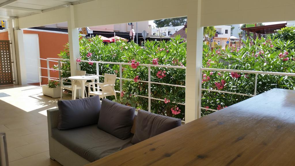 Aparthotel Vista Al Puerto San Antonio (Ibiza)