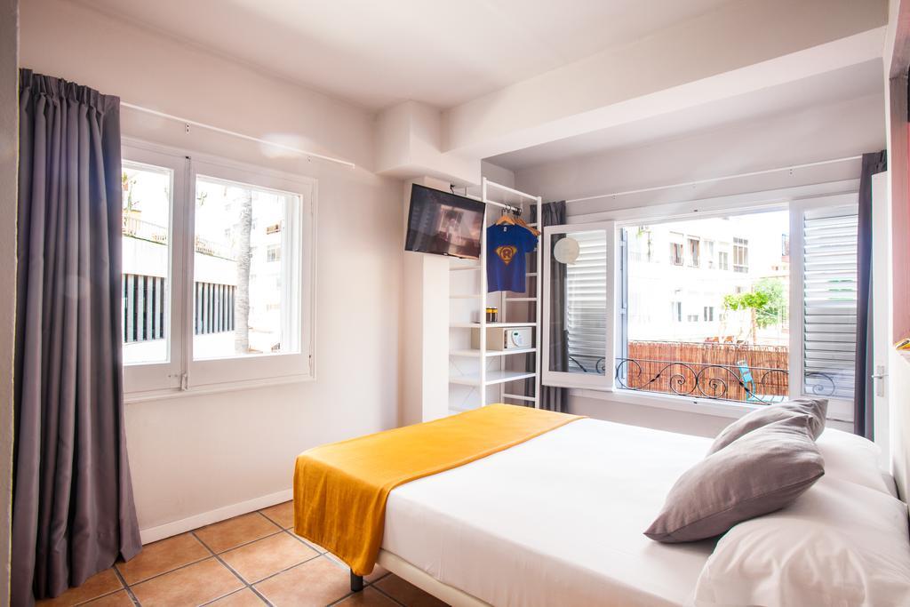 Ten Hostel