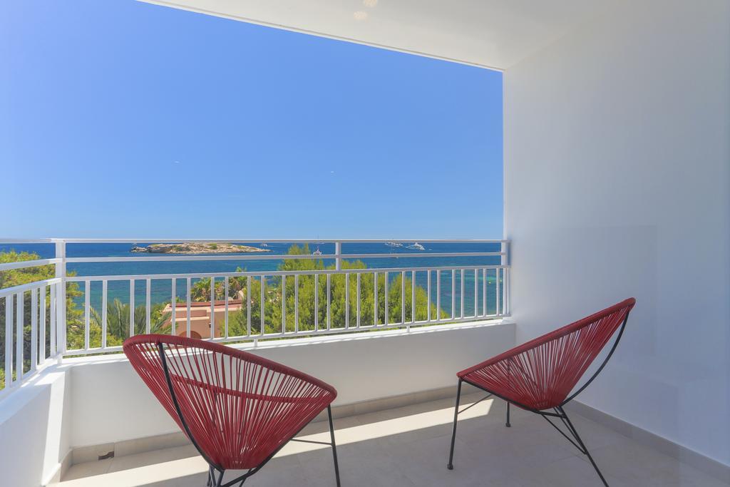 White - Adults Only Aparthotel