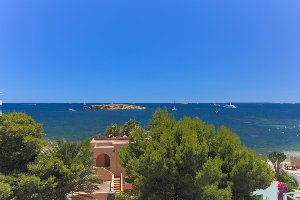 Aparthotel White - Adults Only 4*