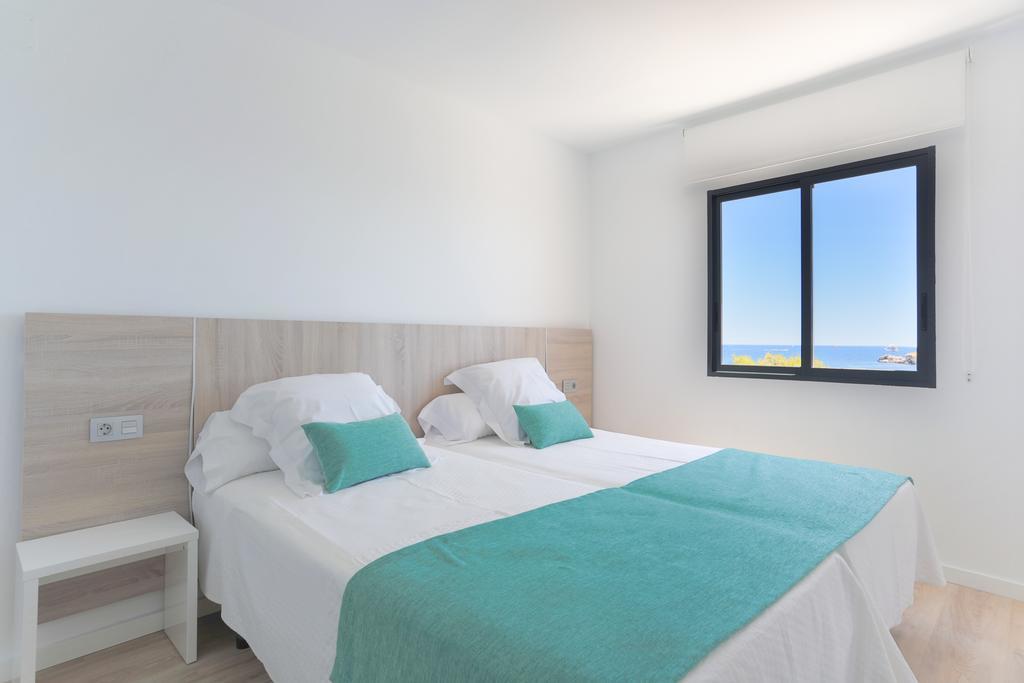 White - Adults Only Aparthotel 4*
