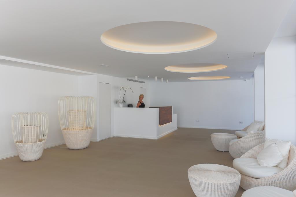 White - Adults Only Aparthotel 4*