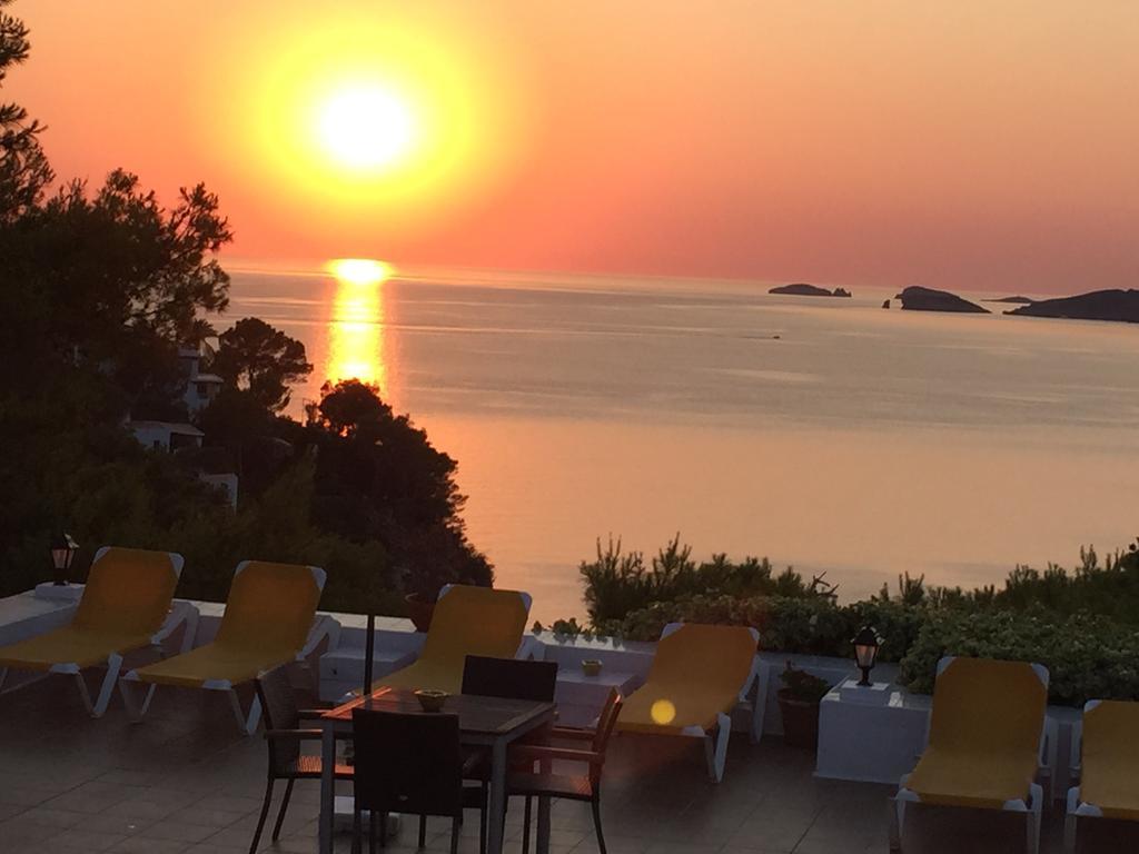 Pensión Cala Moli Cala Tarida (Ibiza)