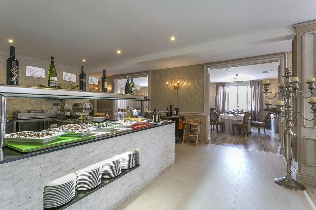 Grand Palladium White Island & 5* Playa d'en Bossa