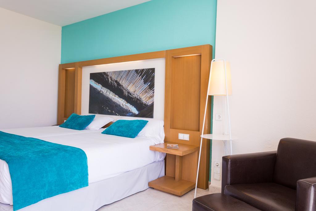 The Ibiza Twiins - 4* Sup Hotel
