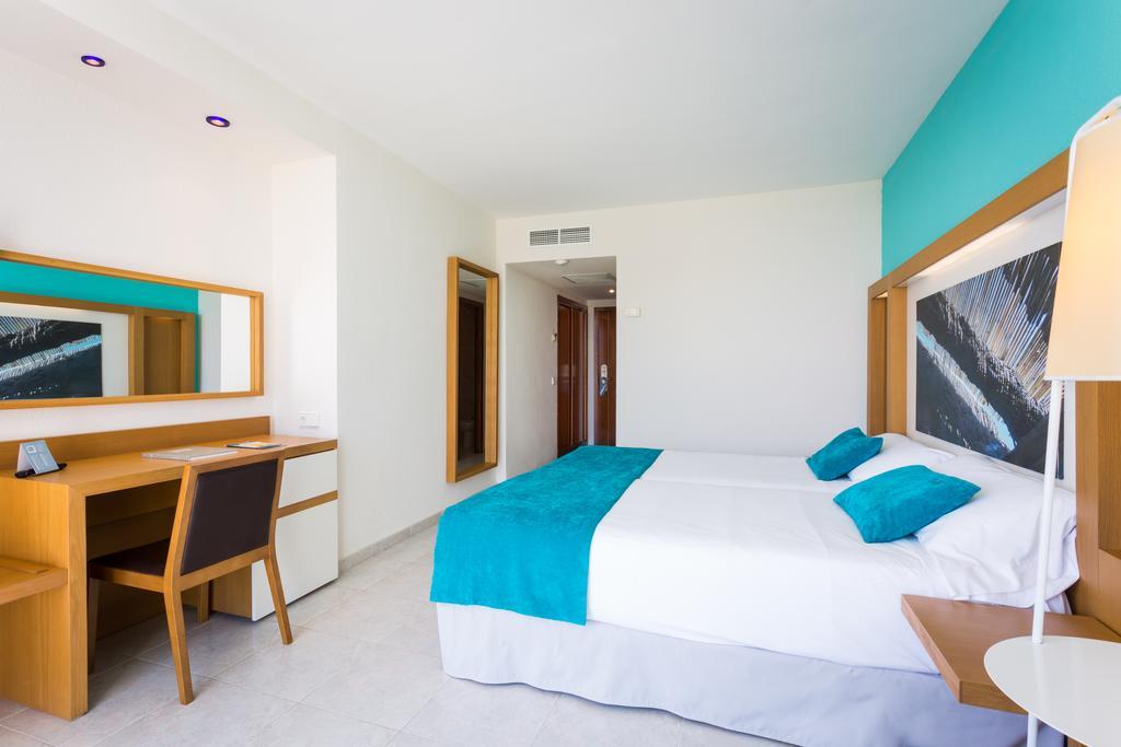 The Ibiza Twiins - 4* Sup 4* Playa d'en Bossa