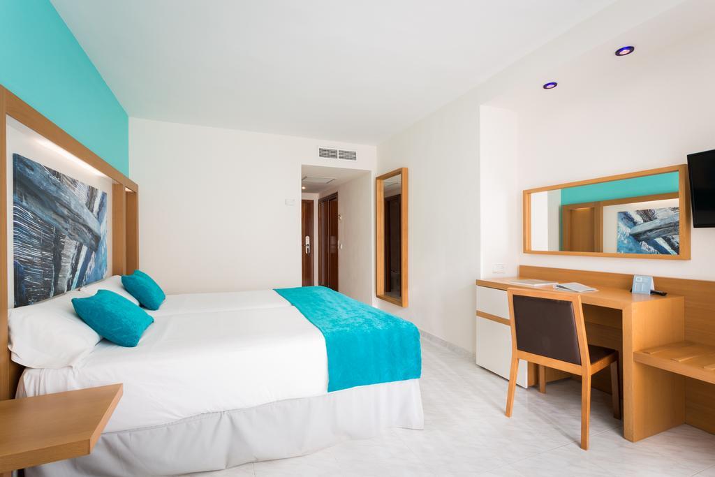 The Ibiza Twiins - 4* Sup 4*