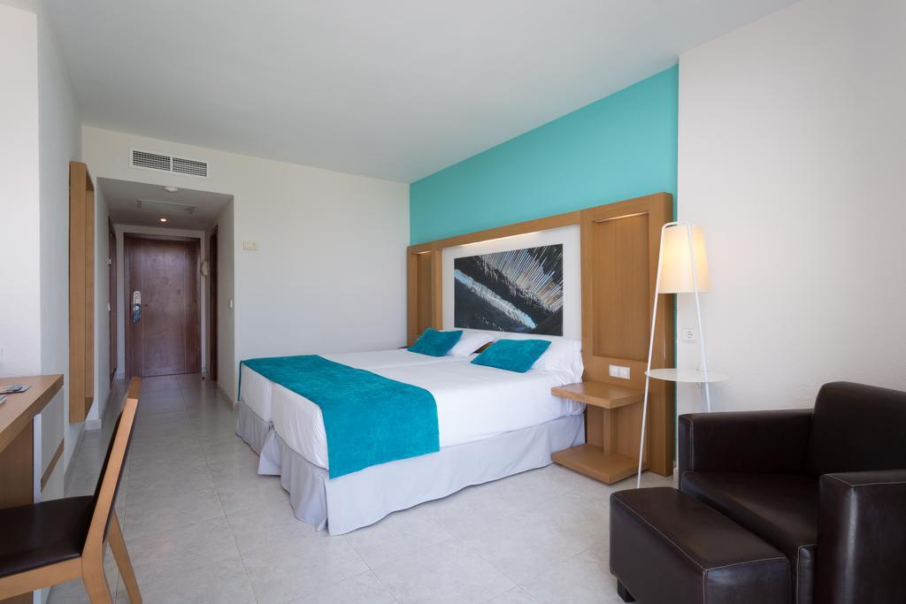 The Ibiza Twiins - 4* Sup Hotel 4*