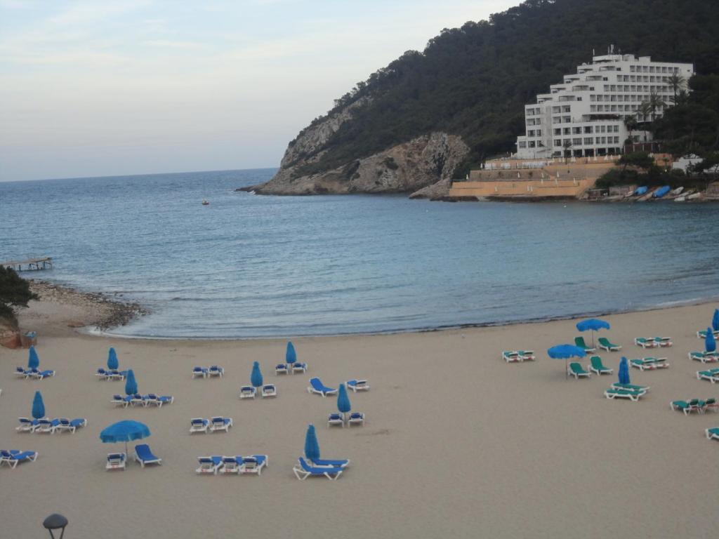 Cala Llonga *