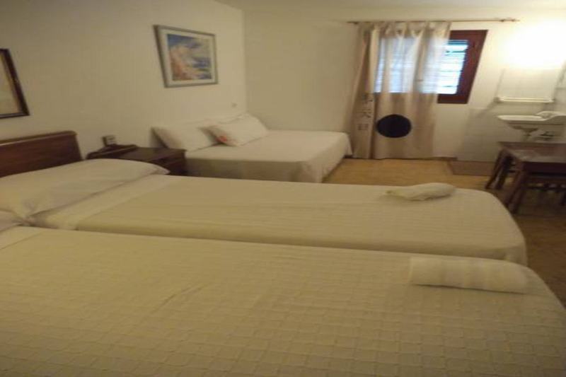 Casa De Huespedes La Pena