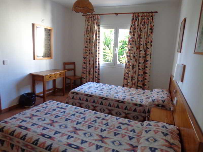 Benet Pinares 3*
