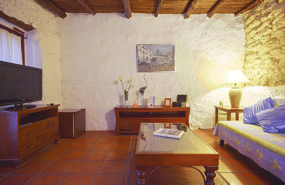 Pere Lifestyle & Cala Llonga (Ibiza)