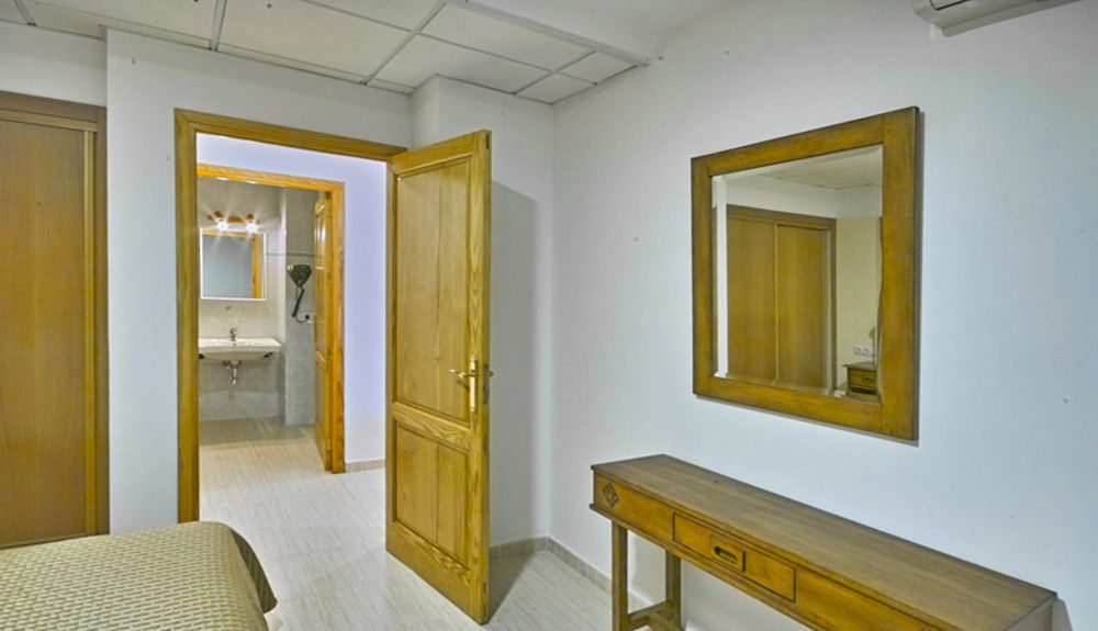 Bahia De San Antonio Aparthotel 2*