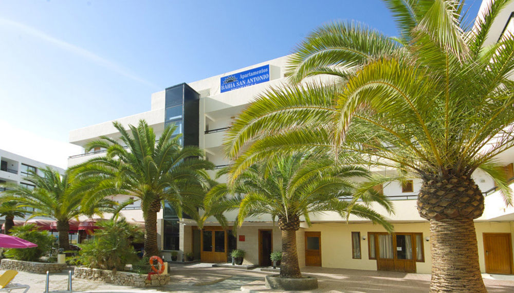 Aparthotel Bahia De San Antonio