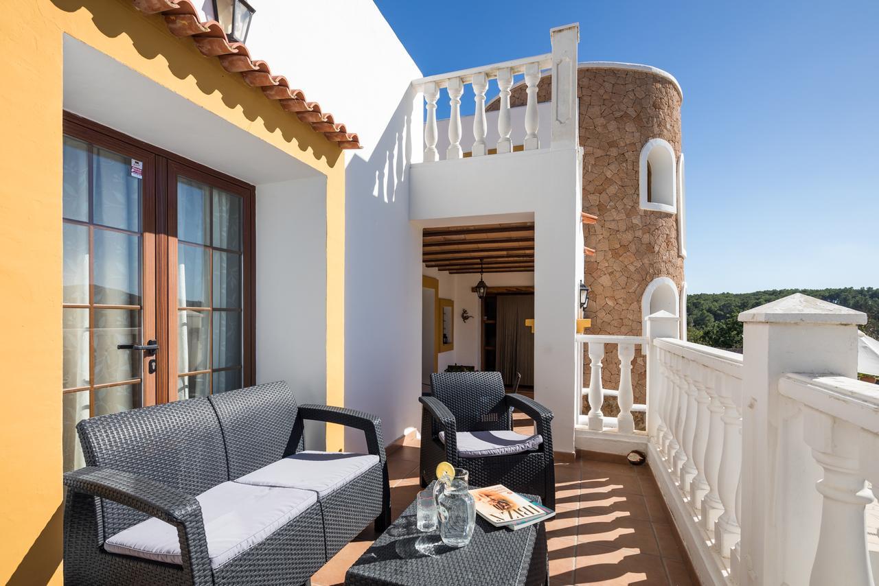 Senora * San Antonio (Ibiza)