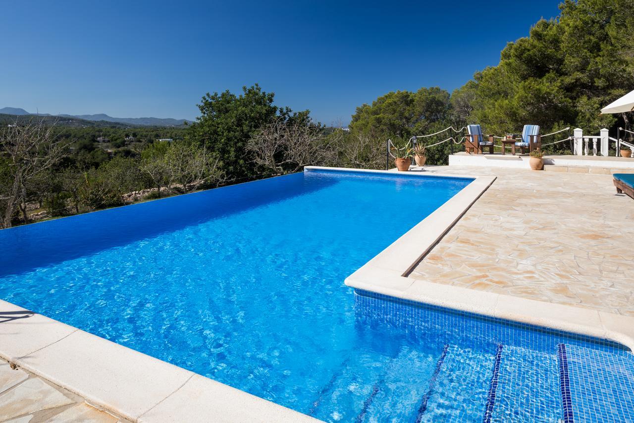 Senora * San Antonio (Ibiza)