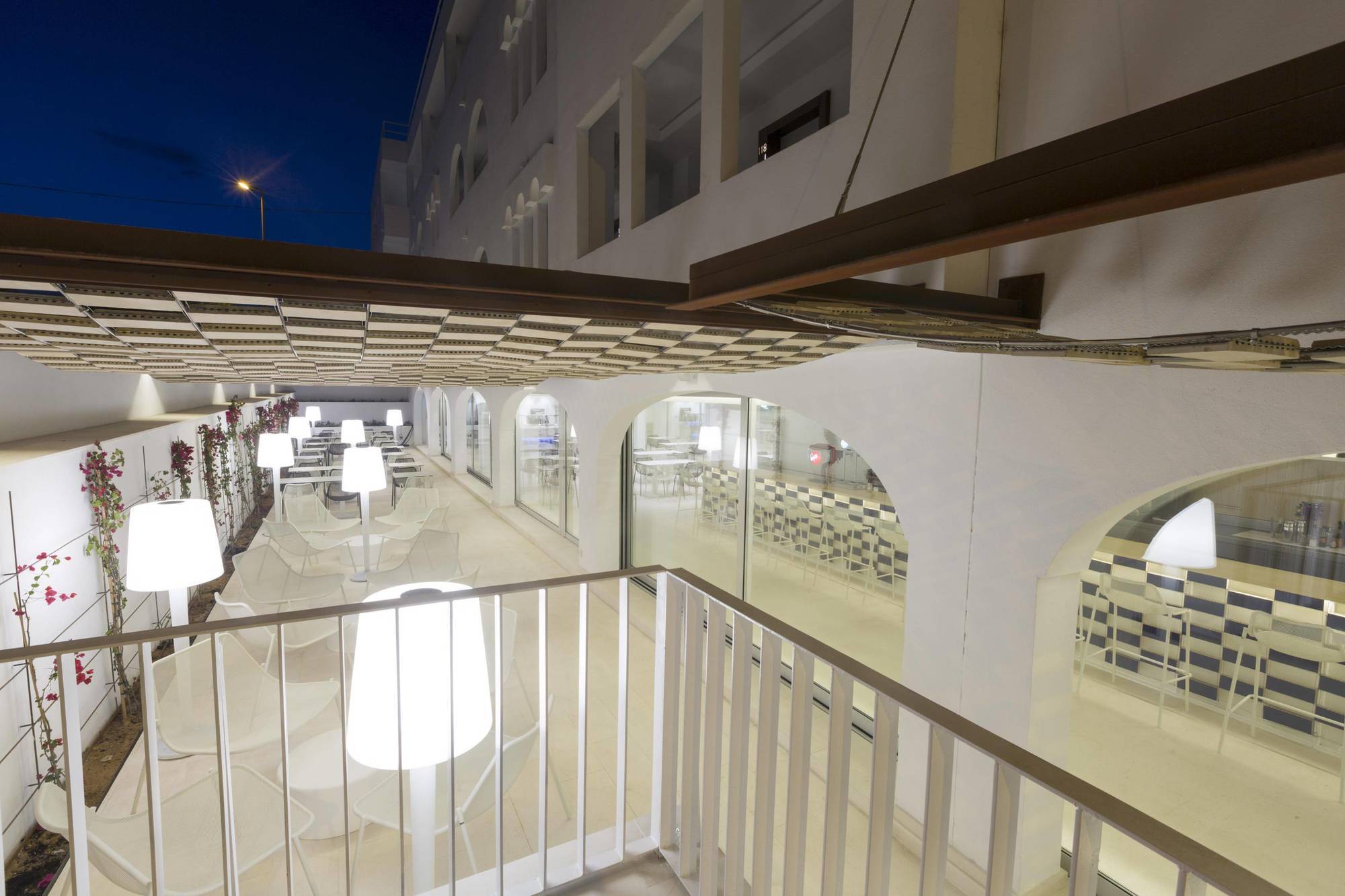 Aparthotel Ebano & (adults Only) Playa d'en Bossa