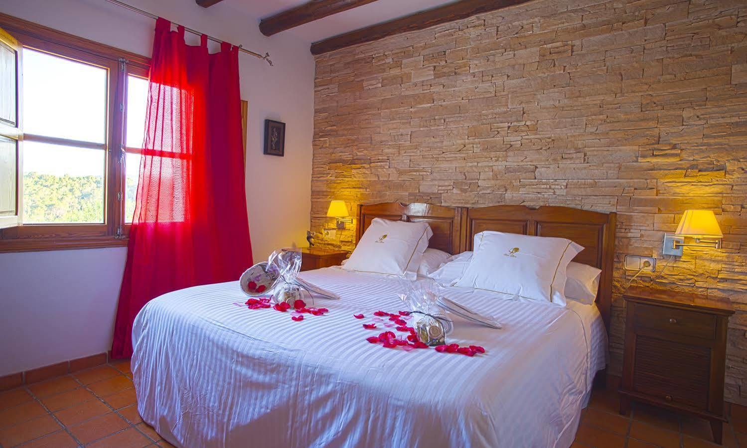 Pere Lifestyle & Hotel