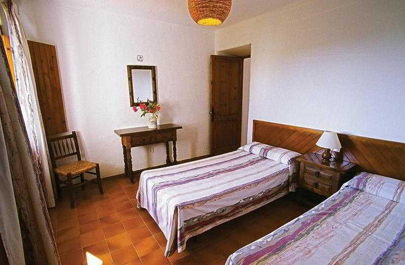 Benet Pinares Hotel 3*