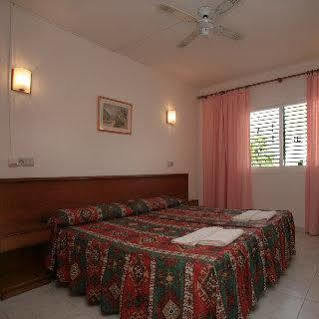 Typic Oasis Sa Tanca 2* Cala Llonga (Ibiza)