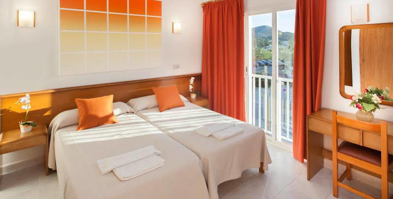 Typic Oasis Sa Tanca 2* Cala Llonga (Ibiza)