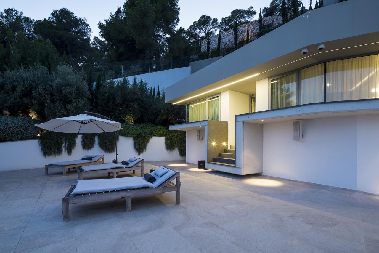 Villa Vagabunda Luxury 6 Bedroom For Rent *