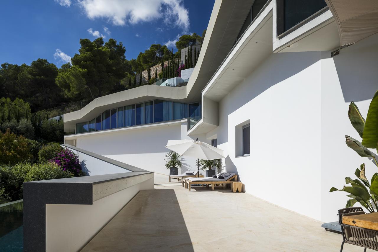 Villa Vagabunda Luxury 6 Bedroom For Rent *